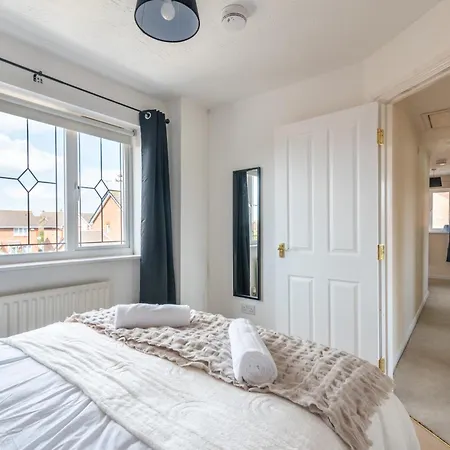 Five Bedroom With Large Dining Area
