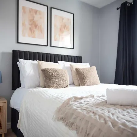 Bright & Spacious 4 Bedroom With Garden Bristol