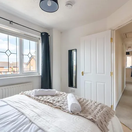 Bright & Spacious 4 Bedroom With Garden Feriehus Bristol