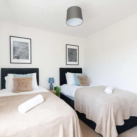 Nyaraló Bright & Spacious 4 Bedroom With Garden Bristol