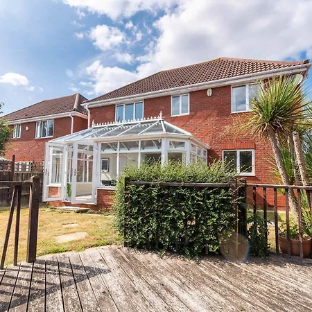 Bright & Spacious 4 Bedroom With Garden Bristol