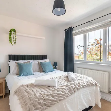 度假居 Bright & Spacious 4 Bedroom With Garden *